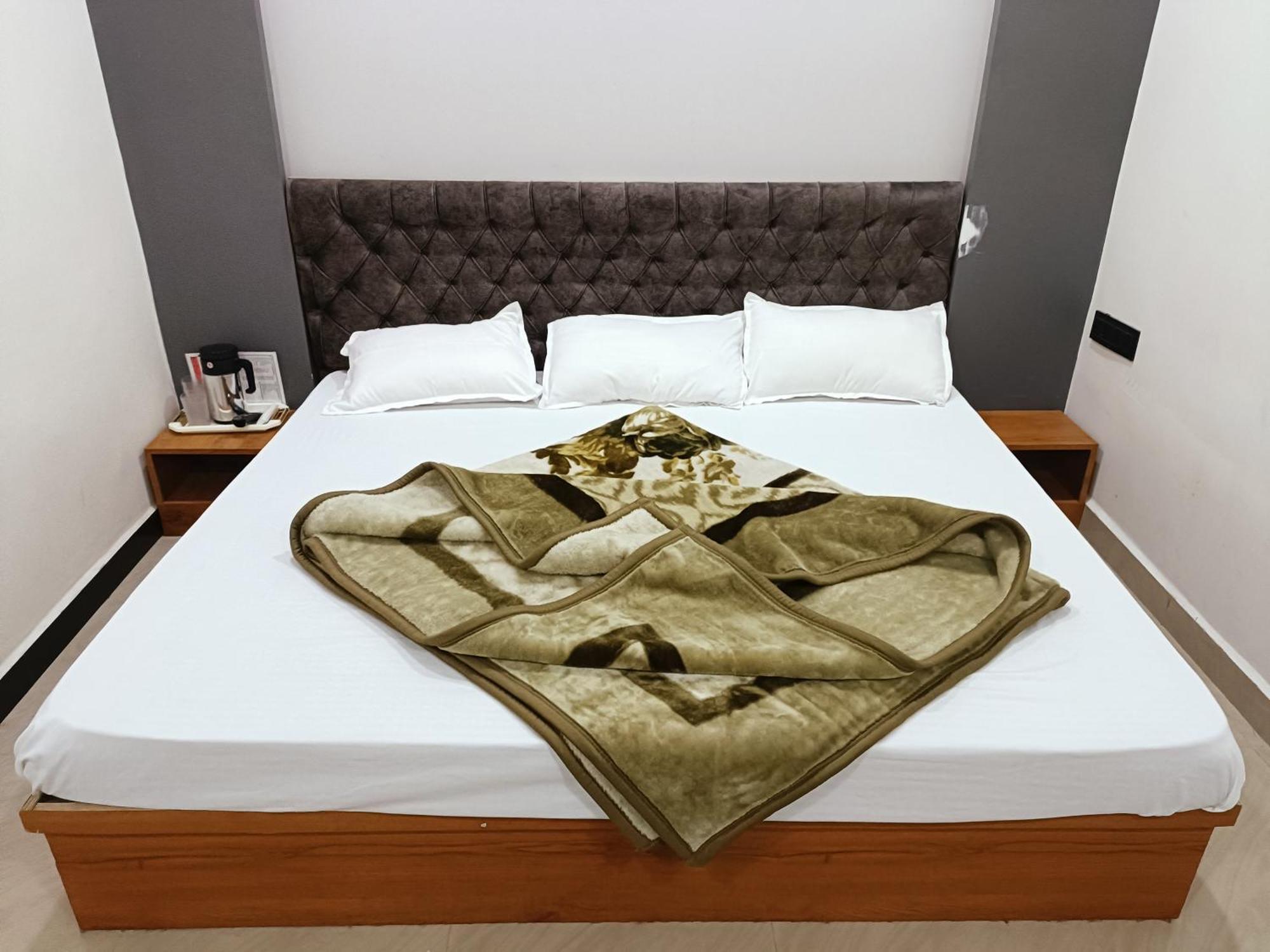 Hotel Shreem Ujjain Eksteriør billede