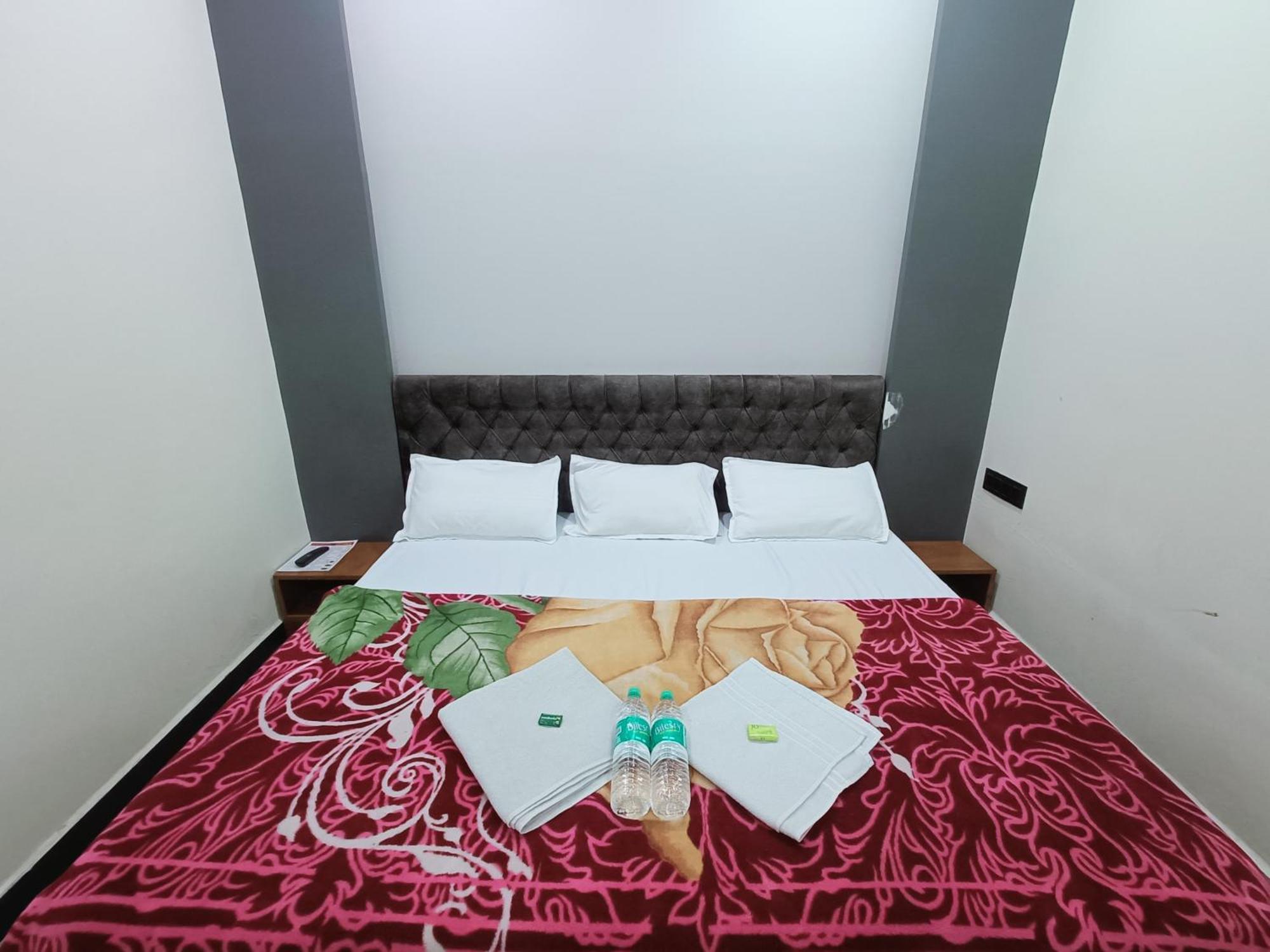 Hotel Shreem Ujjain Eksteriør billede