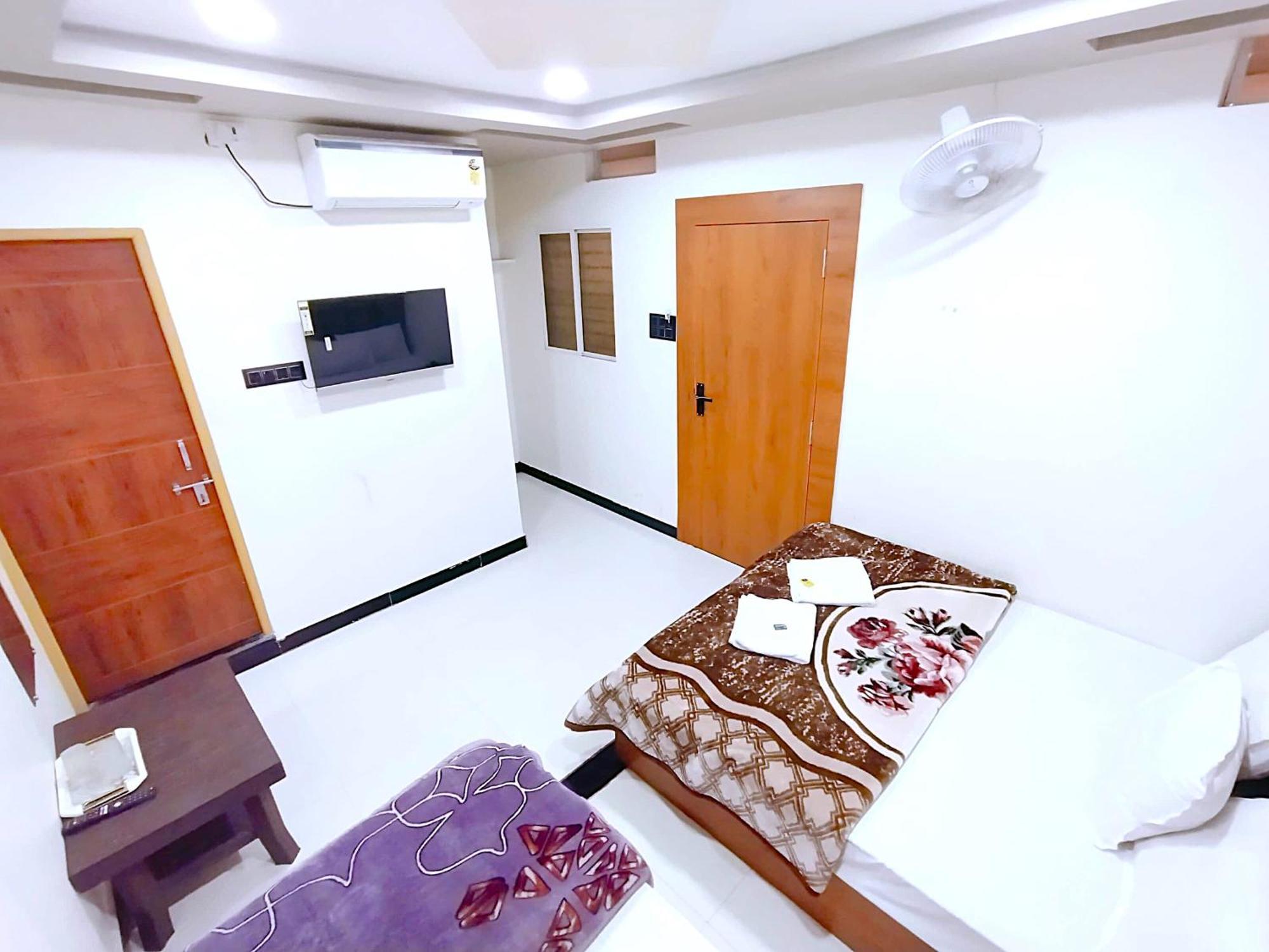 Hotel Shreem Ujjain Eksteriør billede